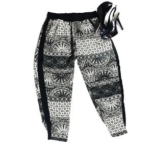 Rue 21 XL Black/White Polyester Printed Pants